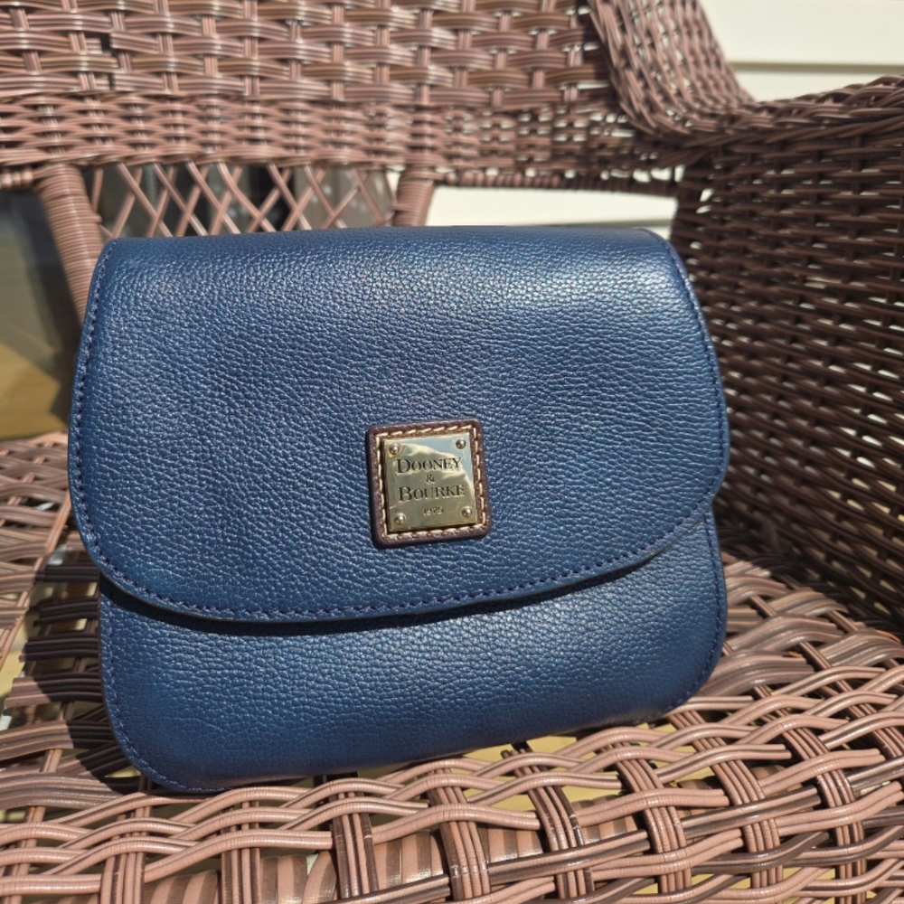 Dooney & Bourke Pebbled Wexford Crossbody